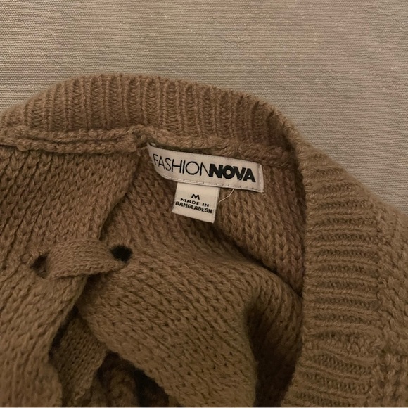 Fashion Nova Sweater with tie back - Picture 3 of 4